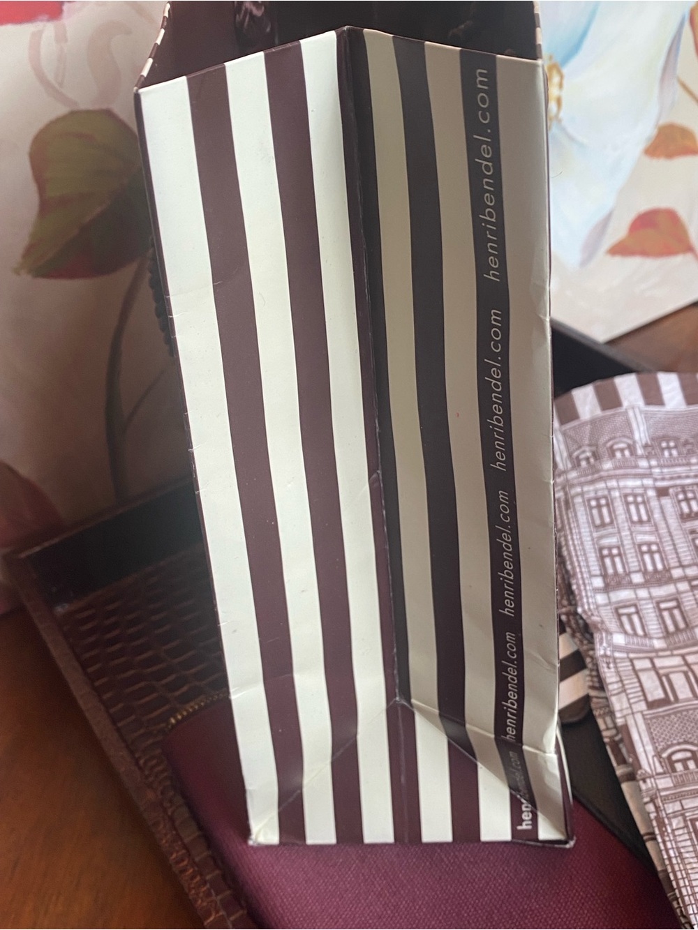 Henri Bendel Burgundy Black Friday Pouch GWP w/Stripe Tab & Bonus Bag w/Tissue - Picture 9 of 16
